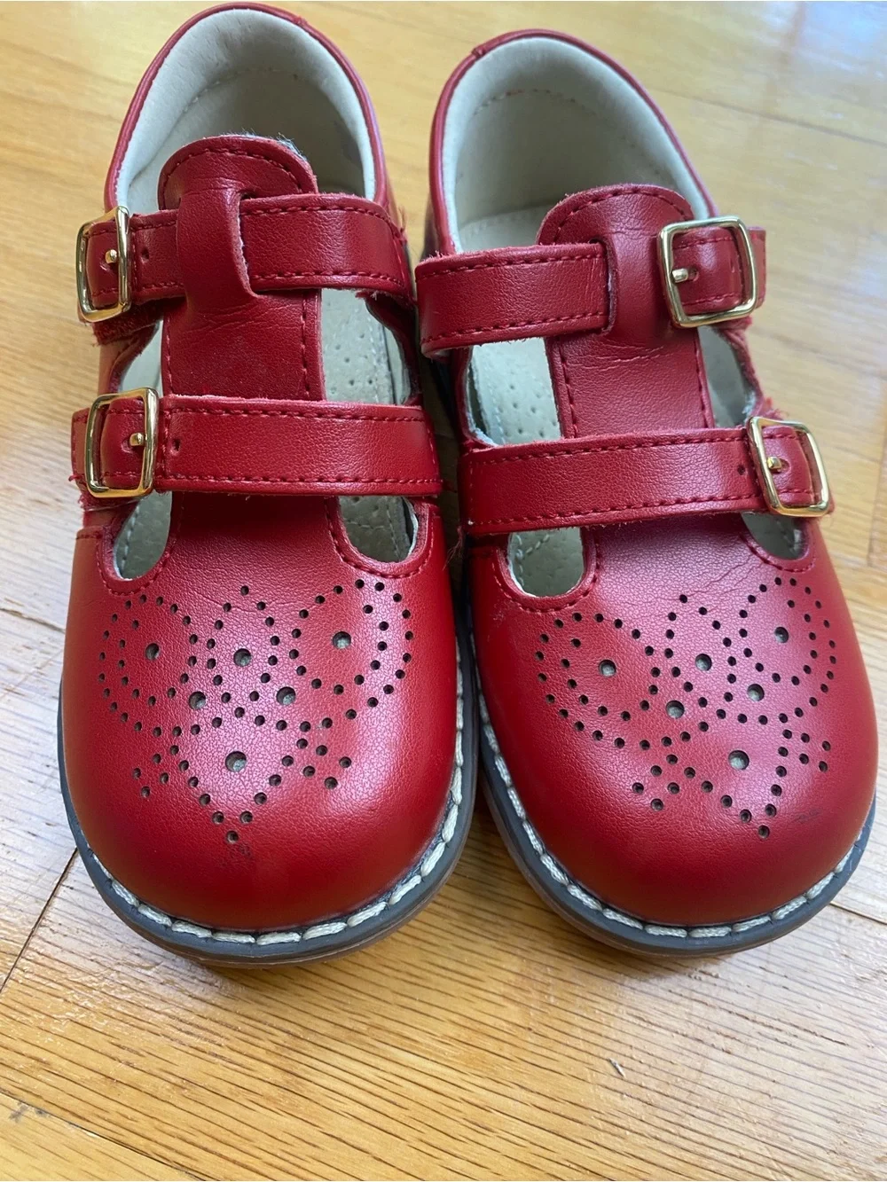 L'Amour Shoes  -Beatrix Toddler Size 9 RED Perforated Double Buckle Mary Jane